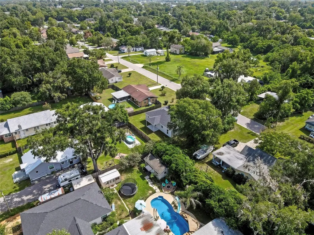 13649 13th Street Dade City FL 33525