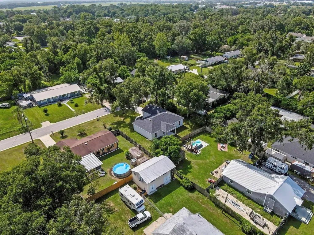 13649 13th Street Dade City FL 33525