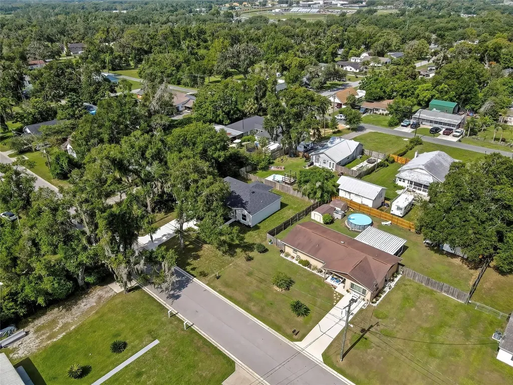 13649 13th Street Dade City FL 33525