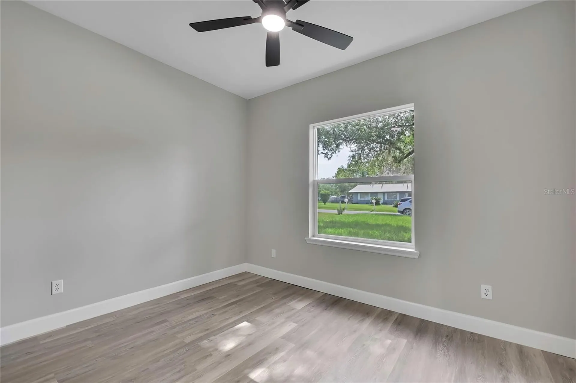 13649 13th Street Dade City FL 33525