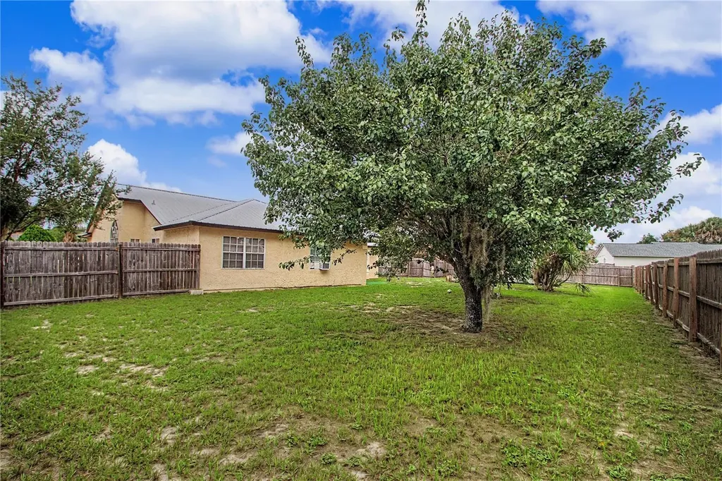 306 Oak Track Radial Ocala FL 34472