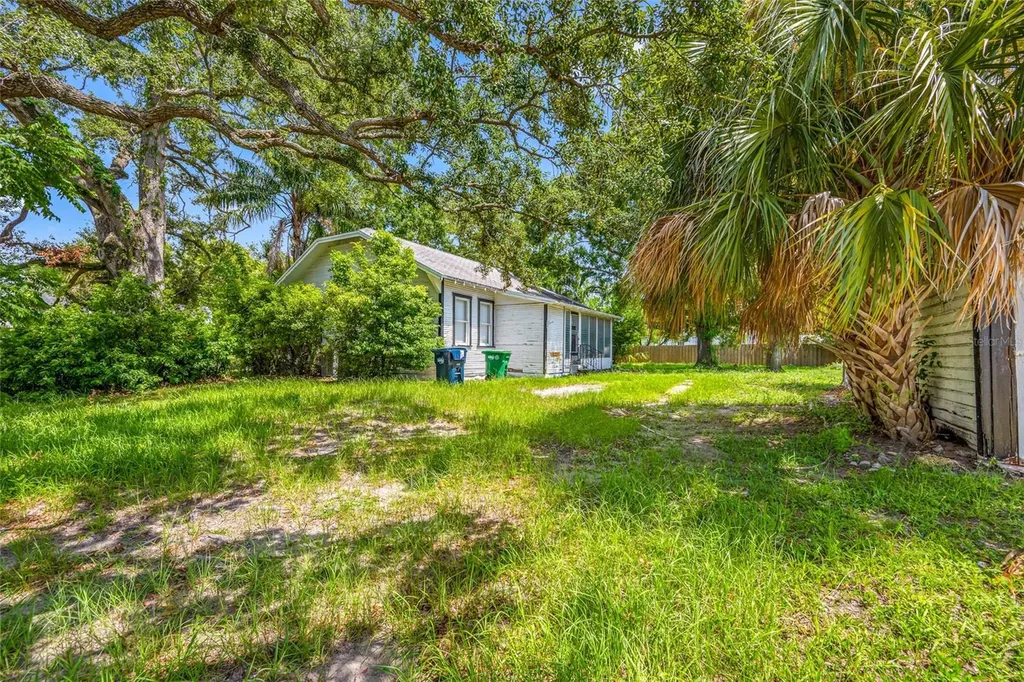 2208 N Lincoln Avenue Tampa FL 33607