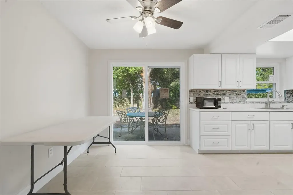 1528 Valencia Avenue Daytona Beach FL 32117
