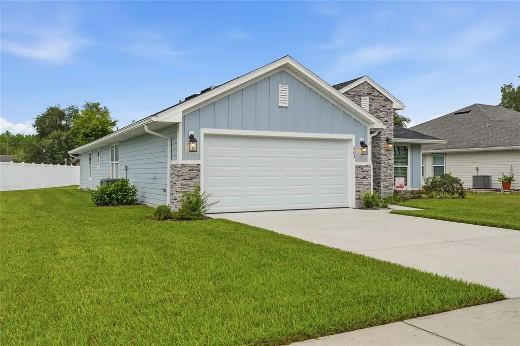 203 SW Silver Palm Drive Lake City FL 32024