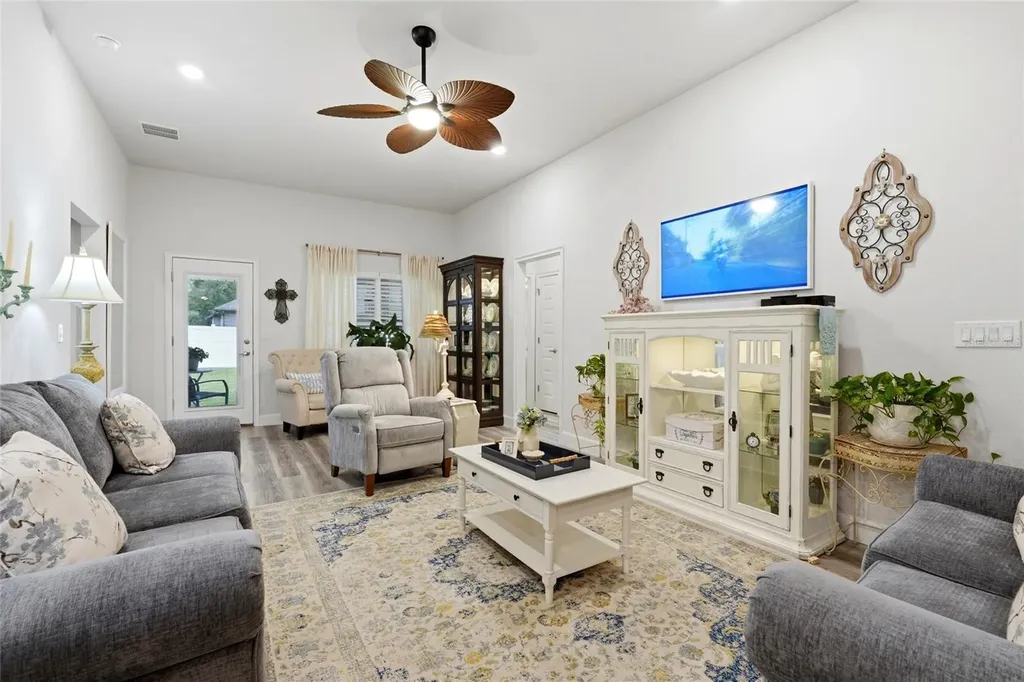 203 SW Silver Palm Drive Lake City FL 32024