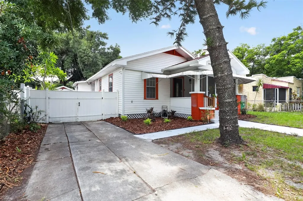 813 E New Orleans Avenue Tampa FL 33603
