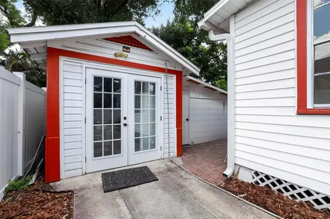 813 E New Orleans Avenue Tampa FL 33603