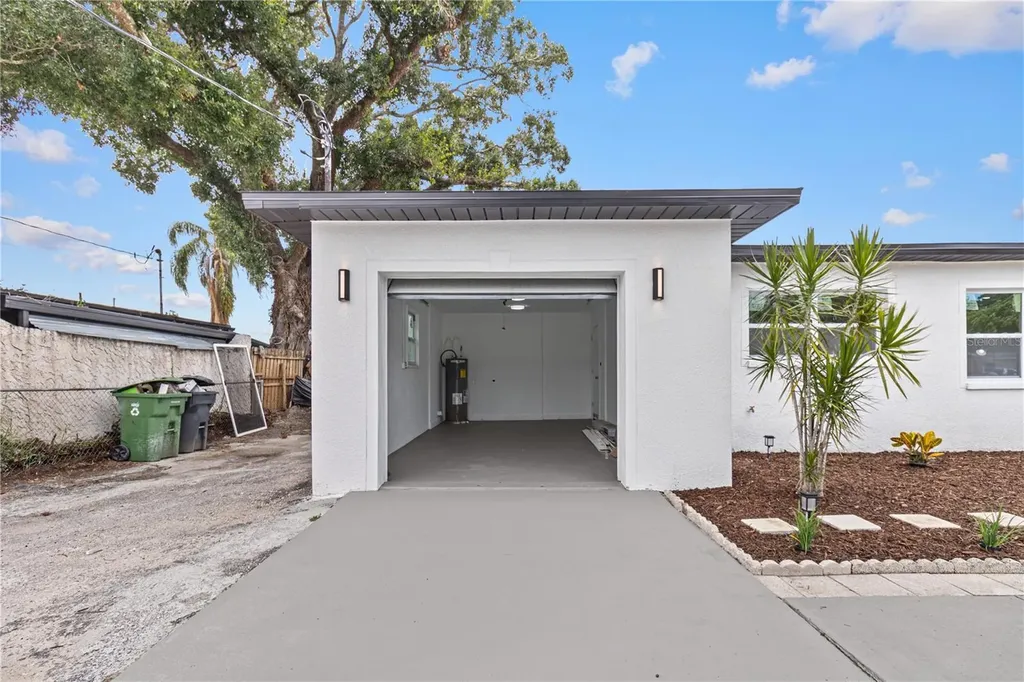 2917 W Clifton Street Tampa FL 33614