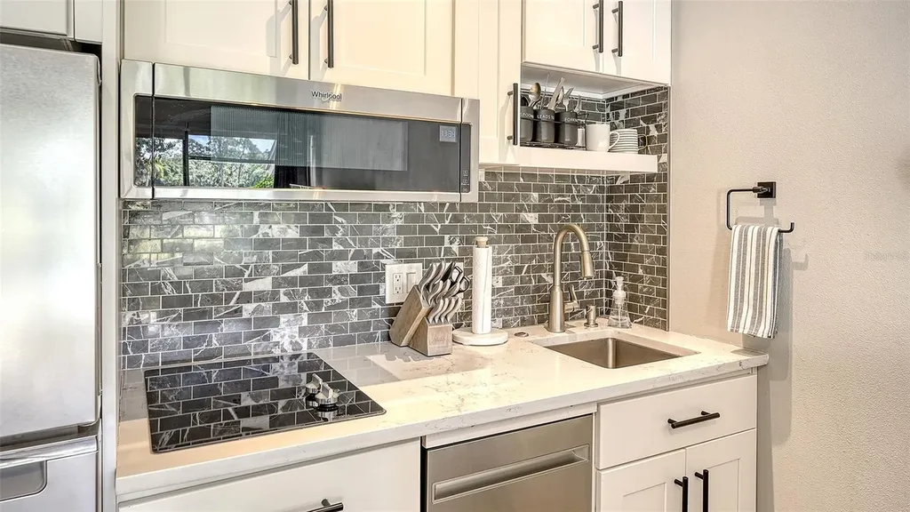 3127 Longmeadow Sarasota FL 34235