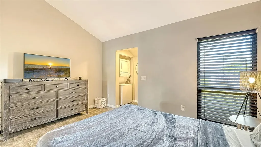 3127 Longmeadow Sarasota FL 34235