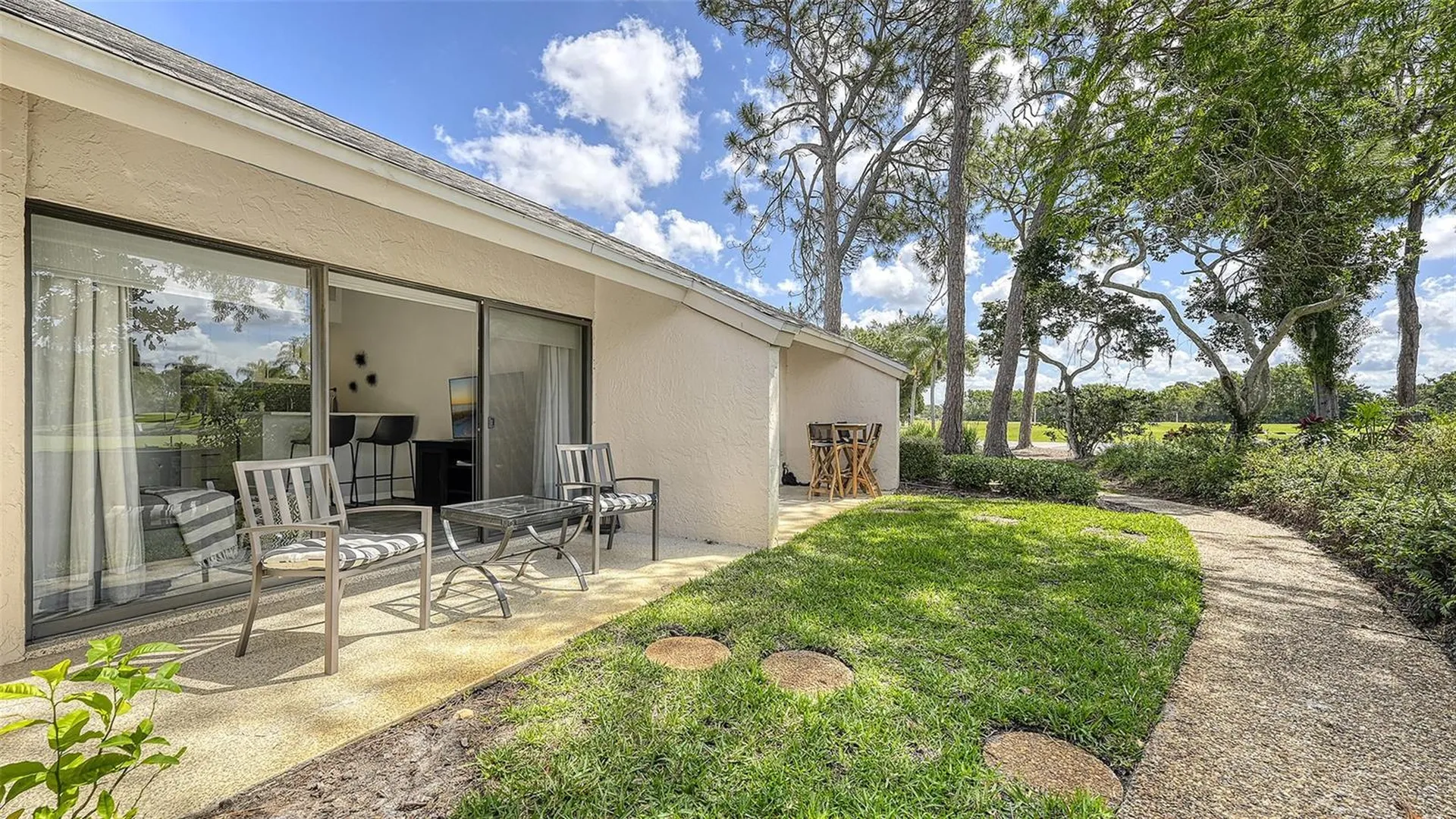 3127 Longmeadow Sarasota FL 34235