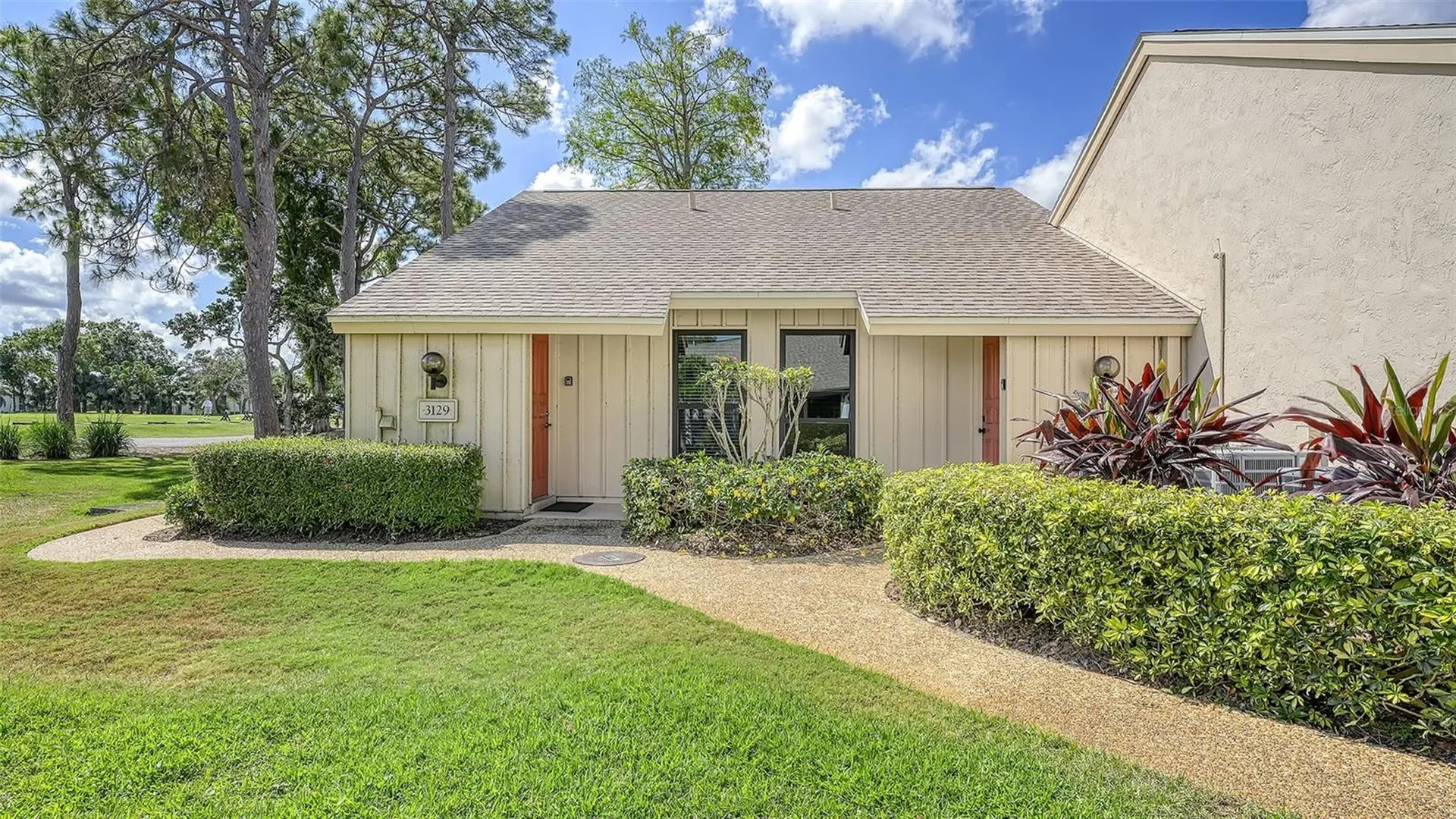3127 Longmeadow Sarasota FL 34235