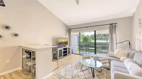 3127 Longmeadow Sarasota FL 34235