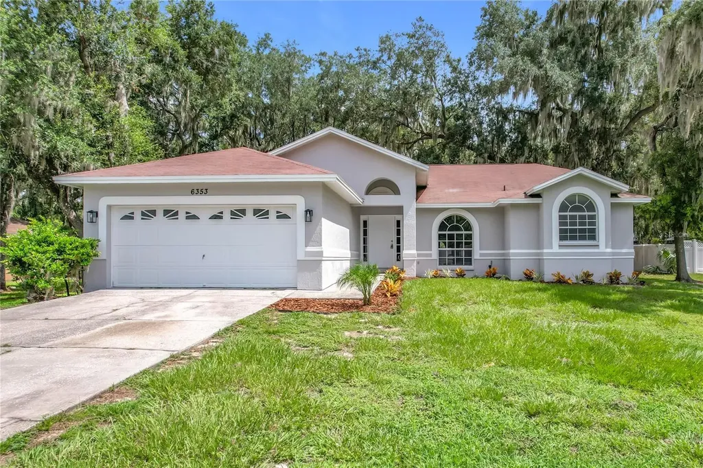 6353 Forestwood Drive E Lakeland FL 33809
