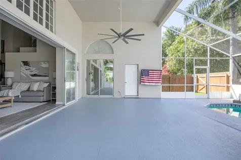 9508 Larkbunting Drive Tampa FL 33647