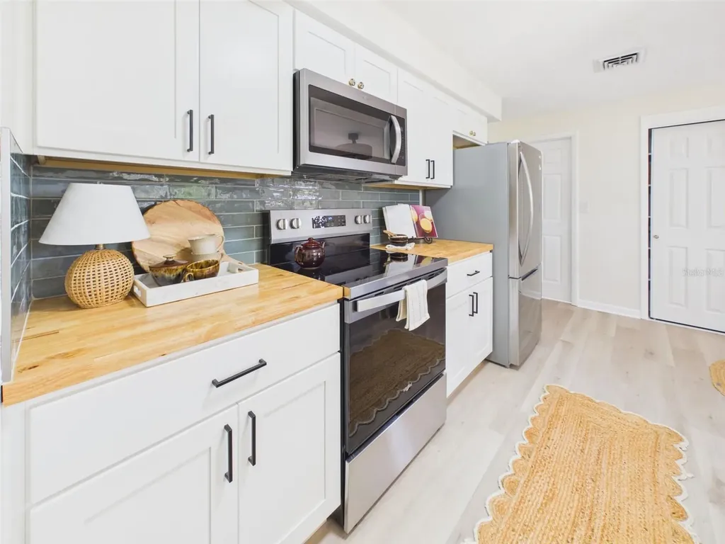 533 66th Street N Palm Harbor FL 34684
