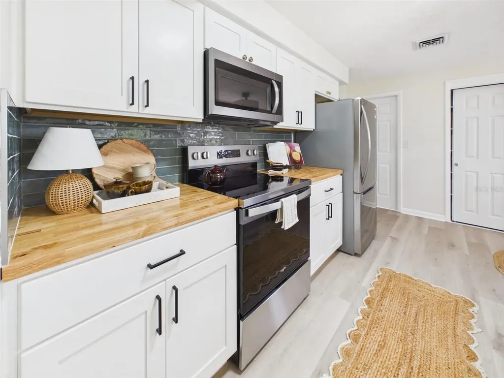 533 66th Street N Palm Harbor FL 34684