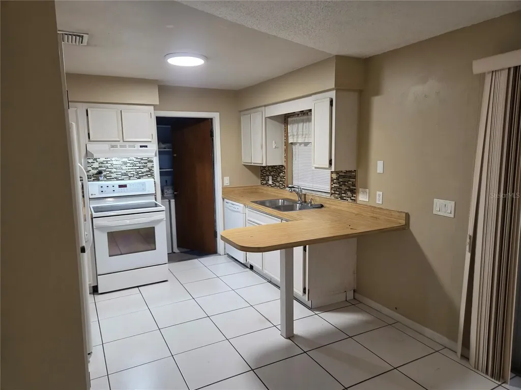 907 Cutler Drive Seffner FL 33584