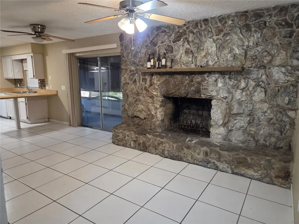 907 Cutler Drive Seffner FL 33584