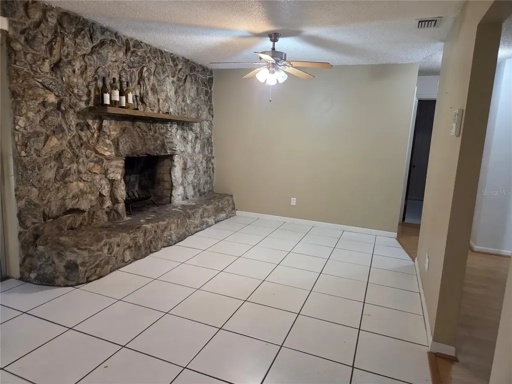 907 Cutler Drive Seffner FL 33584