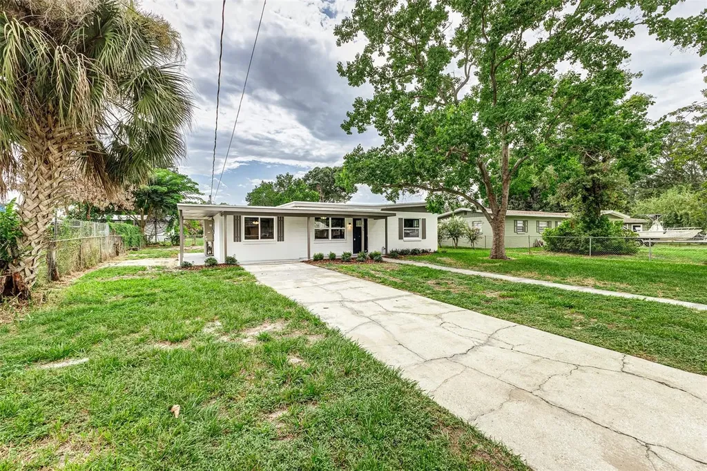 526 Victoria Boulevard Auburndale FL 33823