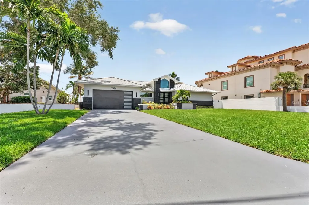2936 68th Avenue S St Petersburg FL 33712