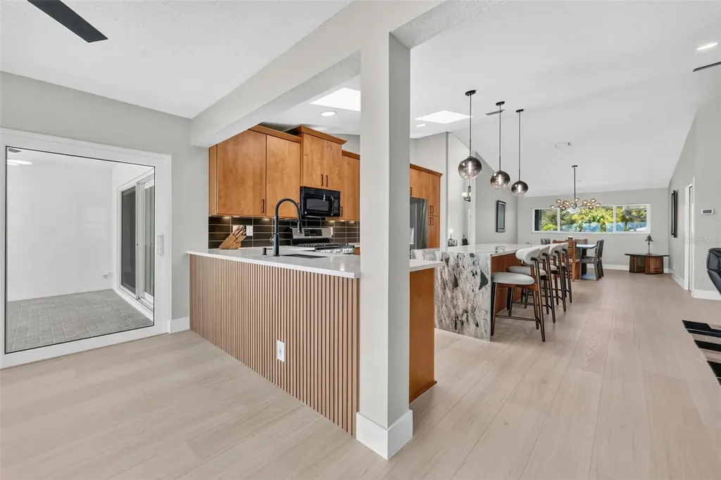 2936 68th Avenue S St Petersburg FL 33712