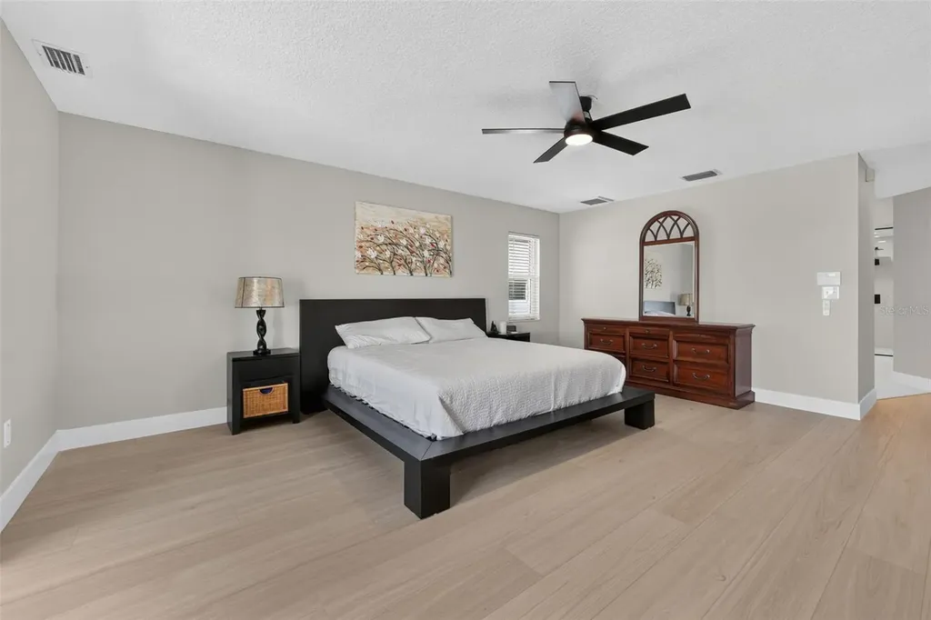 2936 68th Avenue S St Petersburg FL 33712