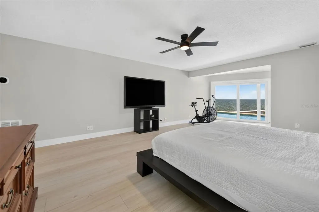 2936 68th Avenue S St Petersburg FL 33712