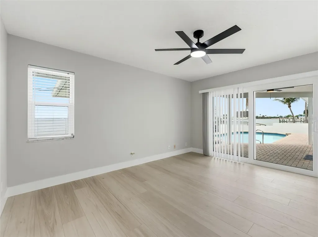 2936 68th Avenue S St Petersburg FL 33712