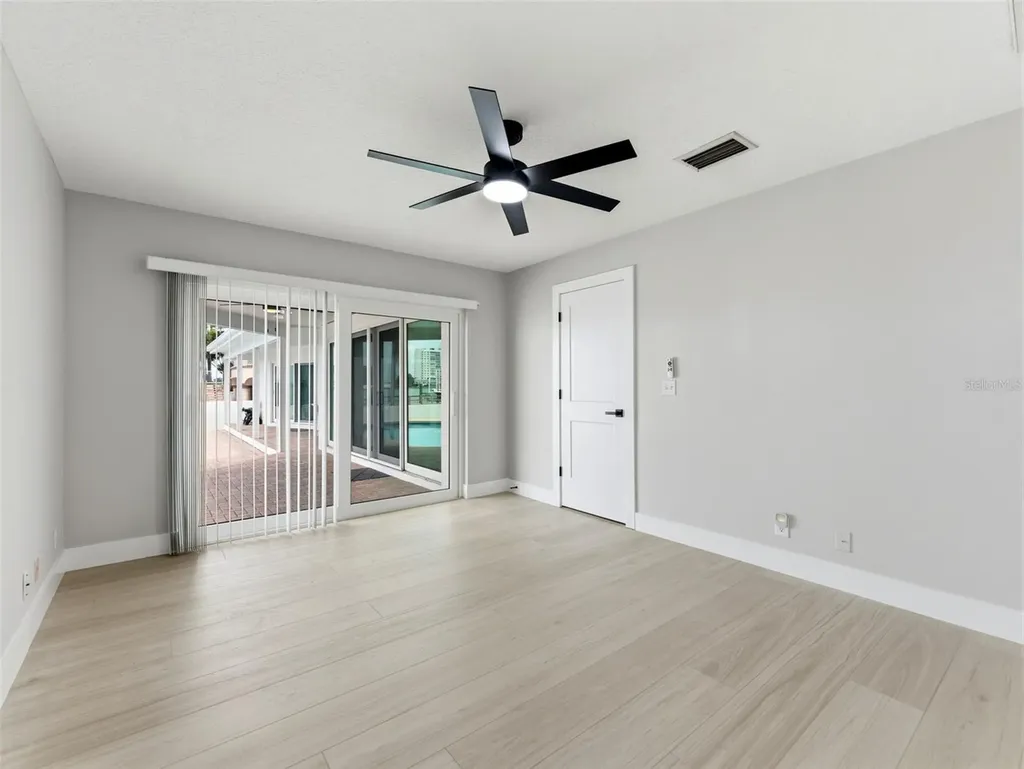 2936 68th Avenue S St Petersburg FL 33712