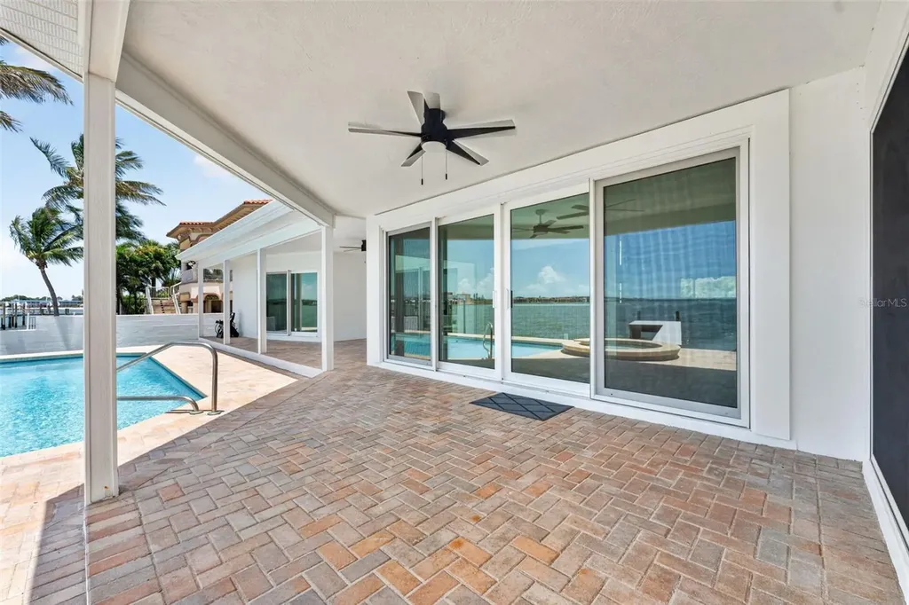 2936 68th Avenue S St Petersburg FL 33712