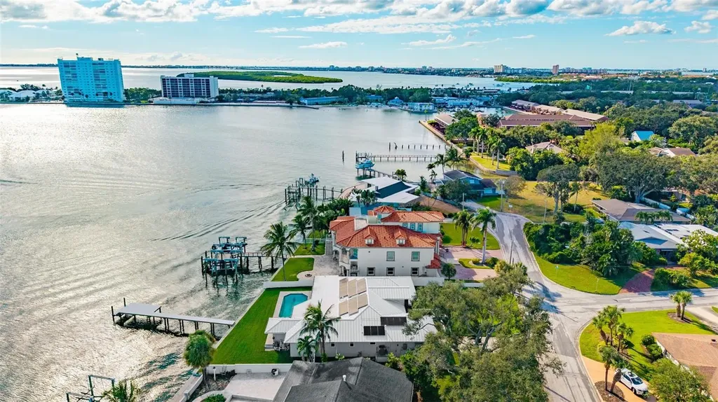 2936 68th Avenue S St Petersburg FL 33712