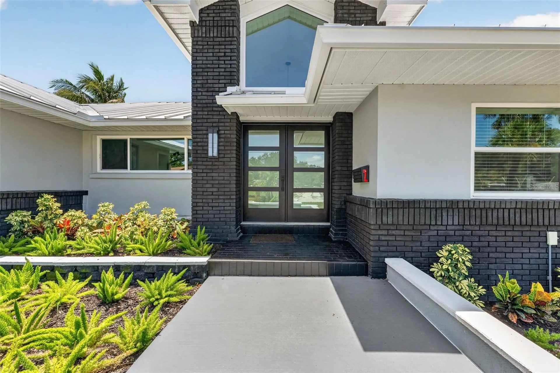 2936 68th Avenue S St Petersburg FL 33712