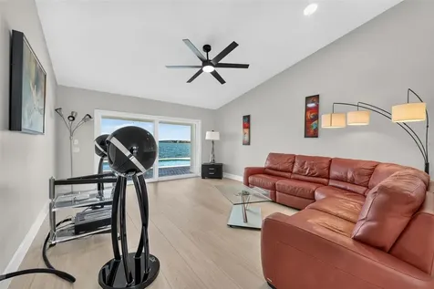 2936 68th Avenue S St Petersburg FL 33712