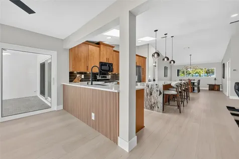2936 68th Avenue S St Petersburg FL 33712