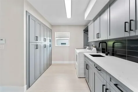 2936 68th Avenue S St Petersburg FL 33712