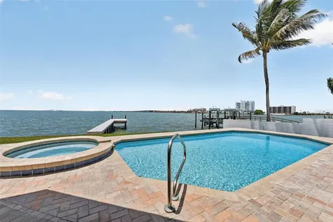 2936 68th Avenue S St Petersburg FL 33712