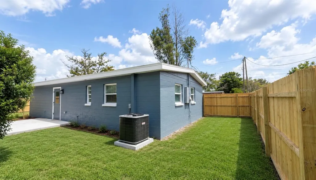 1704 E Ohio Street Plant City FL 33563