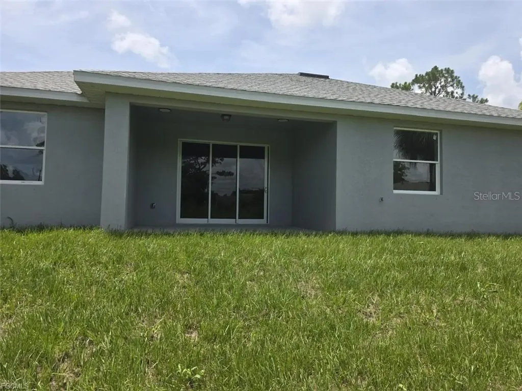 3852 Hopevale Street Fort Myers FL 33905
