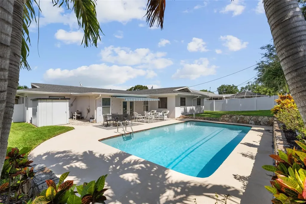 6249 Hillside Avenue Seminole FL 33772