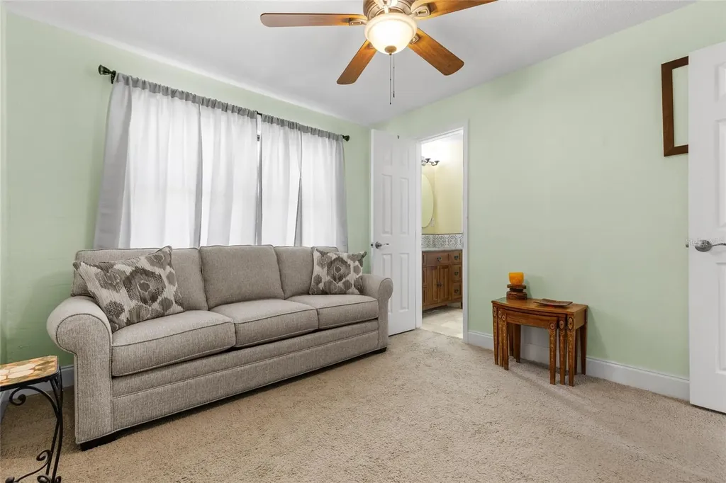 6249 Hillside Avenue Seminole FL 33772