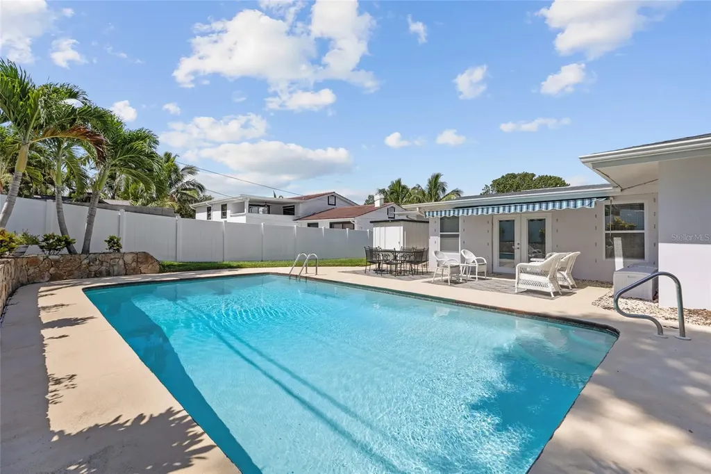 6249 Hillside Avenue Seminole FL 33772