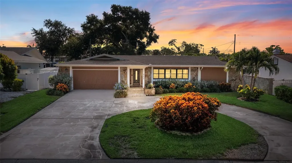 6249 Hillside Avenue Seminole FL 33772