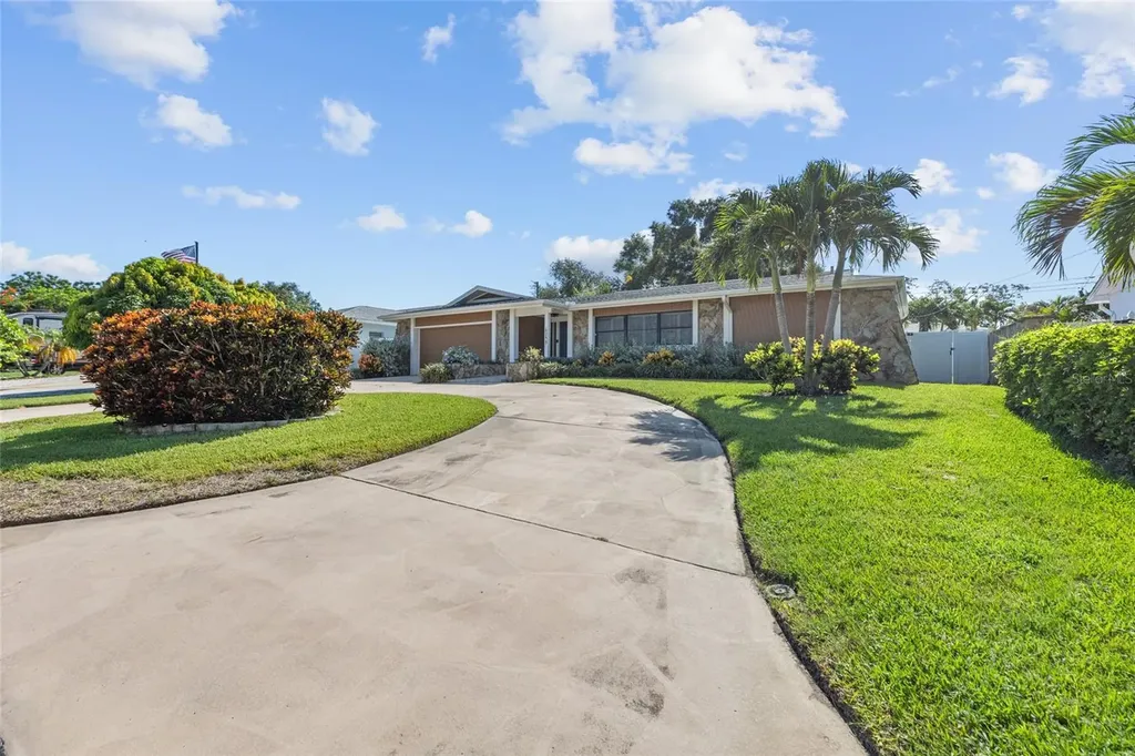 6249 Hillside Avenue Seminole FL 33772
