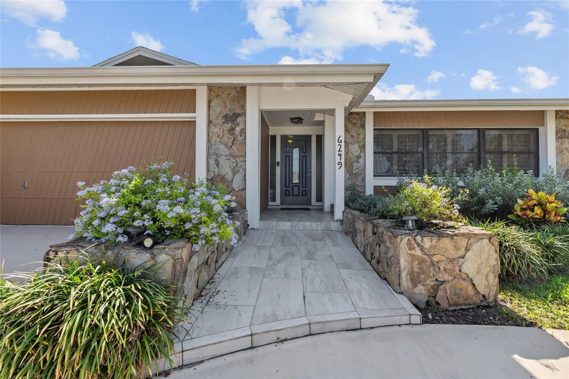 6249 Hillside Avenue Seminole FL 33772