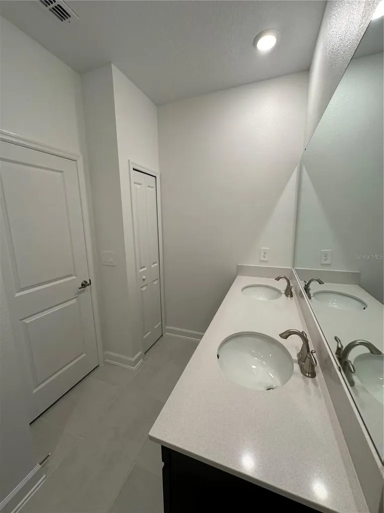 1656 Contentment Loop Kissimmee FL 34744