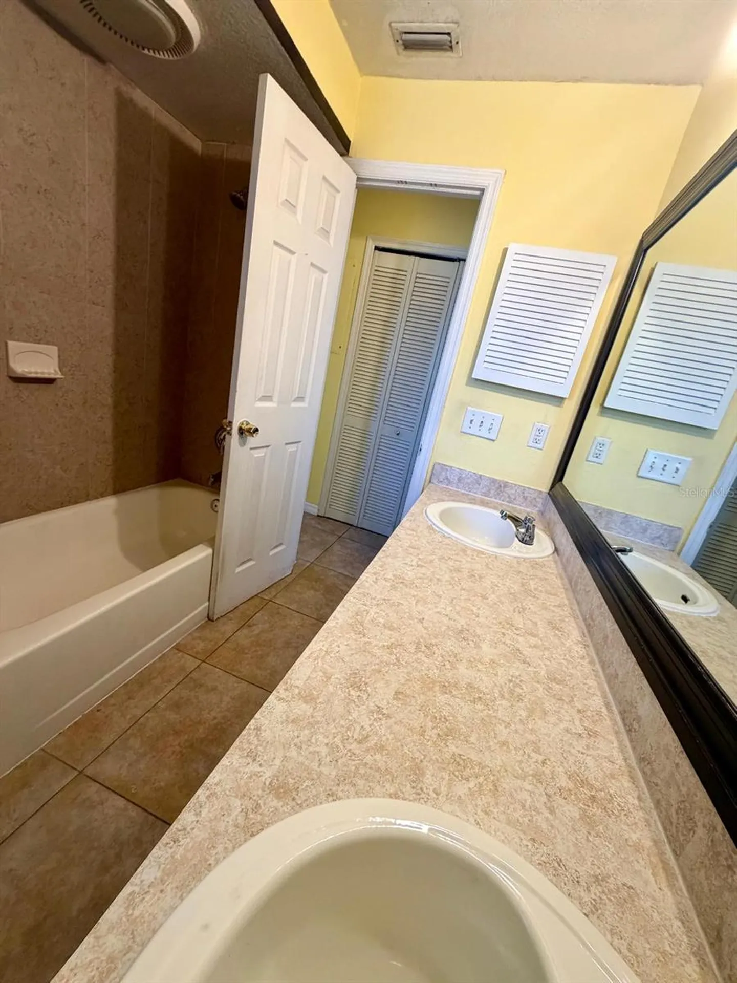 2975 S Fern Creek Avenue Orlando FL 32806