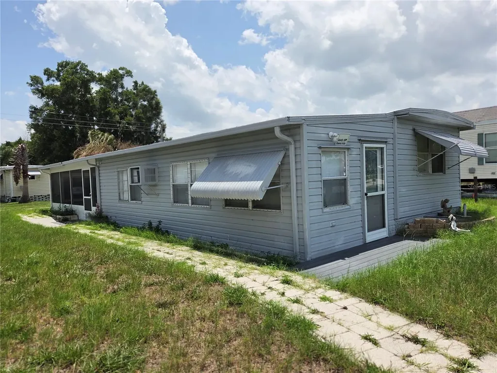 6240 Connecticut Street Zephyrhills FL 33542