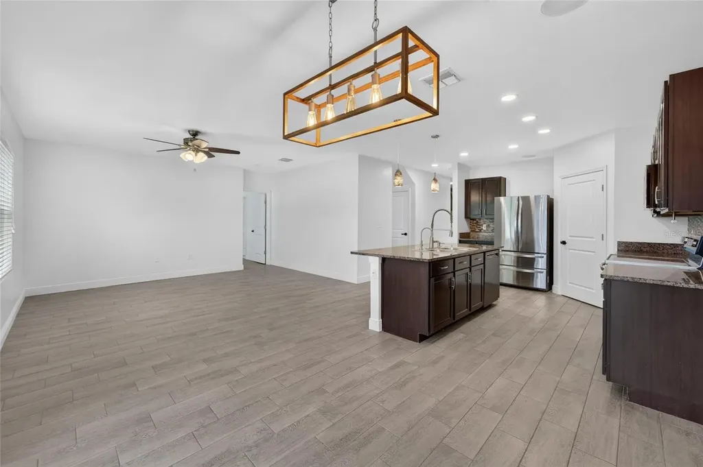 9637 Troncais Circle Thonotosassa FL 33592